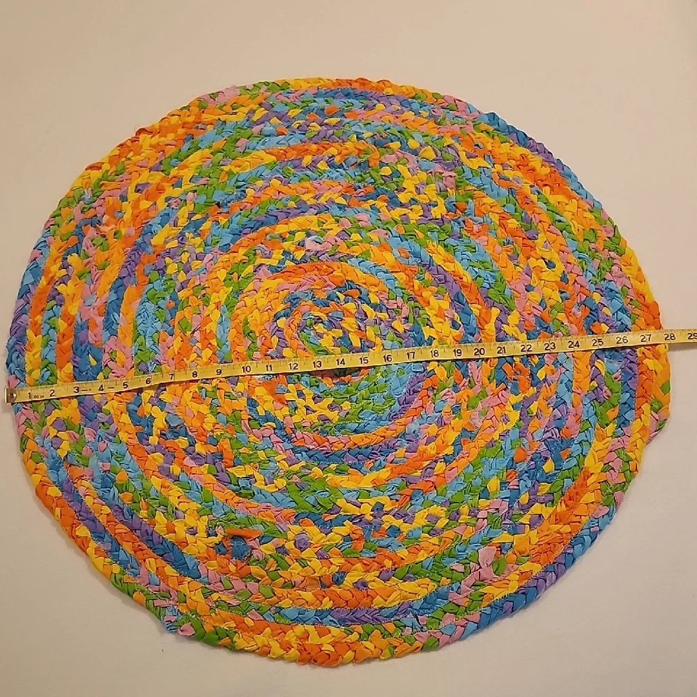 Handmade Multicolor Braided 28" Round Rug - Picture 4 of 4